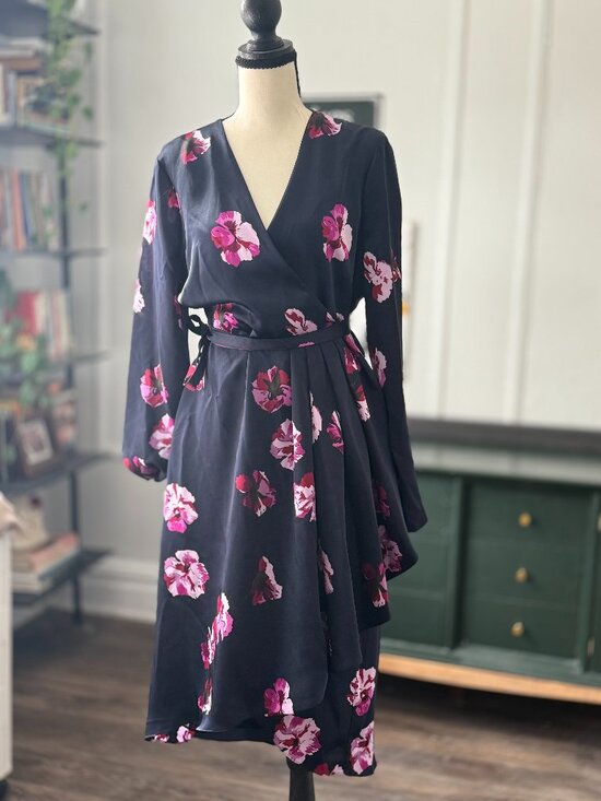 Joie Dresses & Skirts - NWT joie miltona floral wrap dress